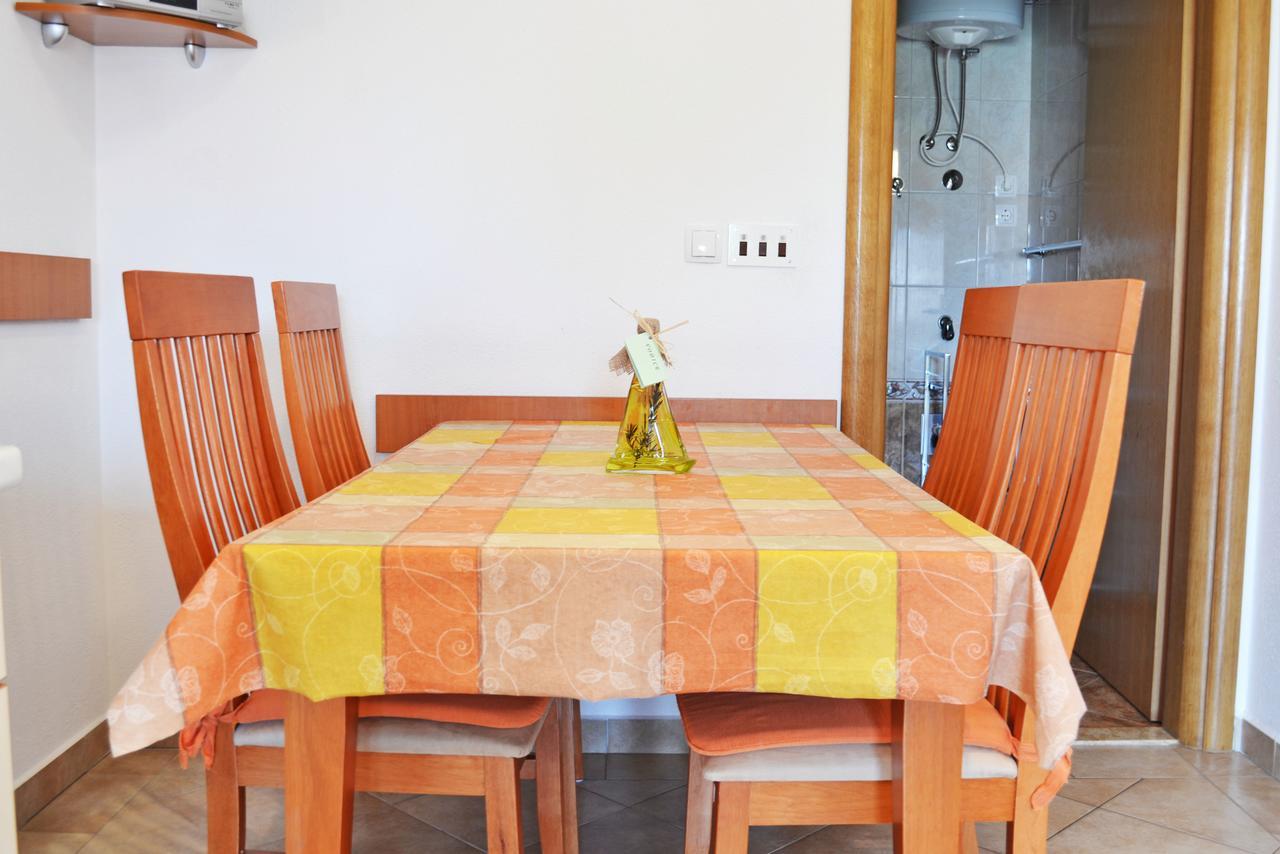 Apartments Milka Vodice Ngoại thất bức ảnh