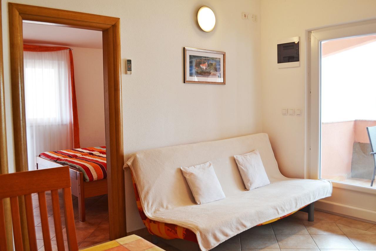Apartments Milka Vodice Ngoại thất bức ảnh