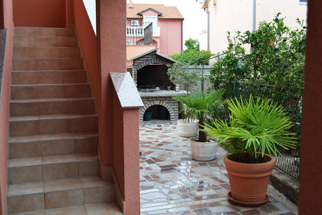 Apartments Milka Vodice Ngoại thất bức ảnh