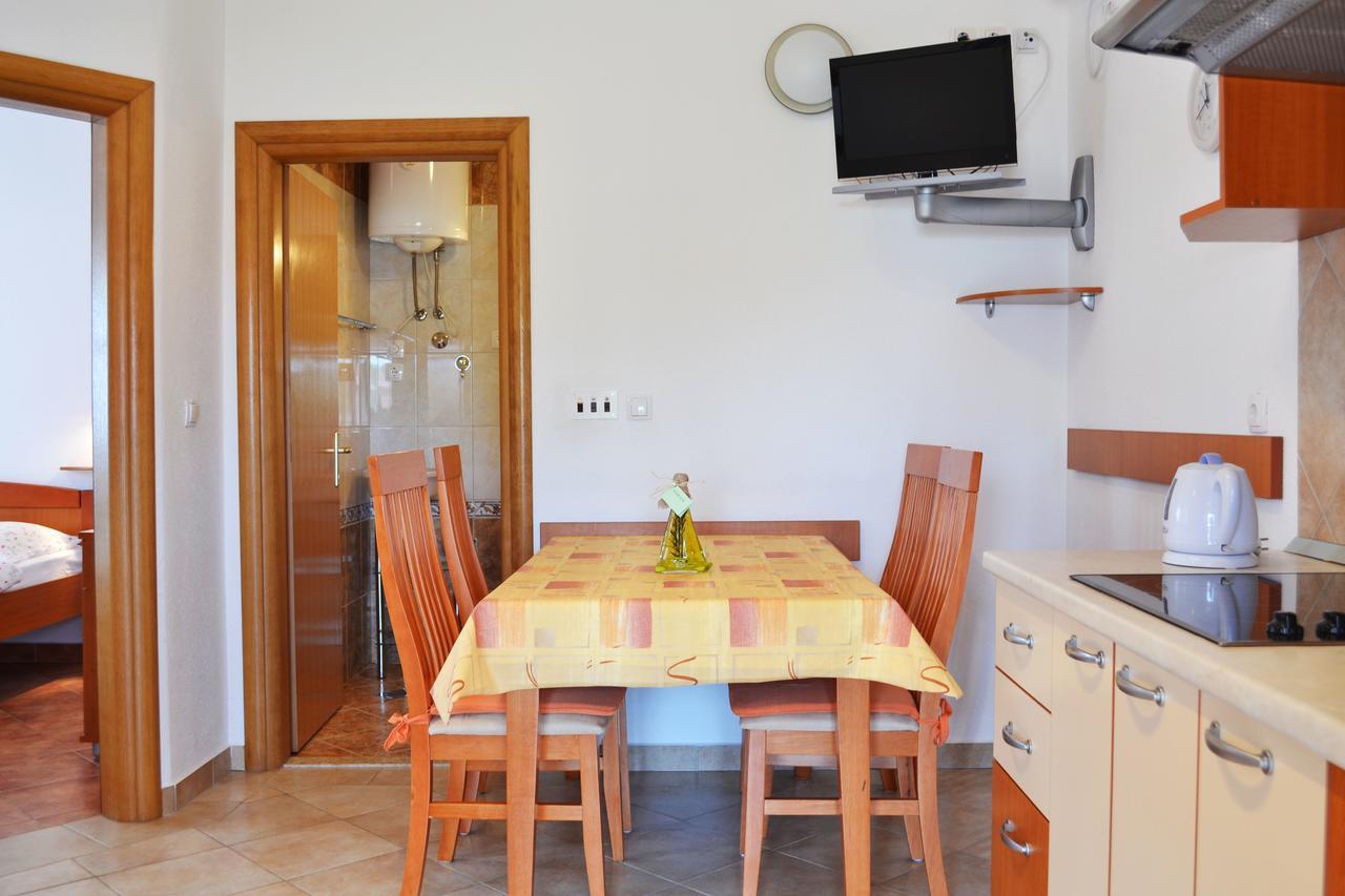 Apartments Milka Vodice Ngoại thất bức ảnh